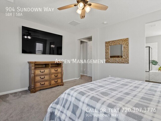 Building Photo - 904 Sundown Way