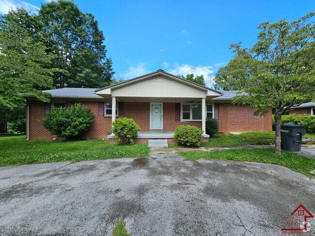 Building Photo - 412 Wedgewood St