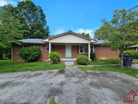 Building Photo - 412 Wedgewood St
