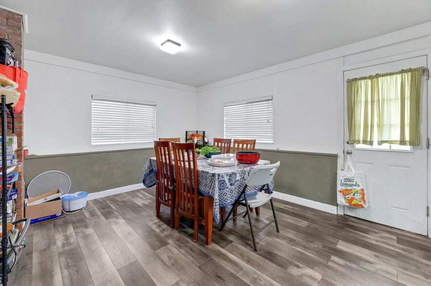 DININGROOM - 188 Luddington Ave