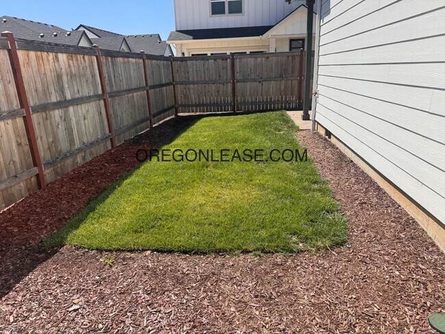 Building Photo - Spacious 4-Bedroom Home in Thurston Area –...