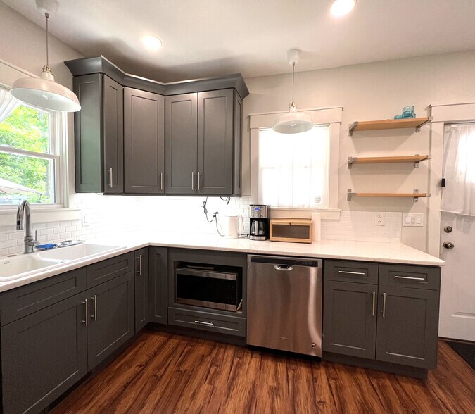 #A Kitchen - 140 South St
