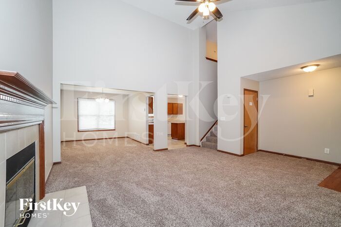 Building Photo - 1547 S Hunters Dr