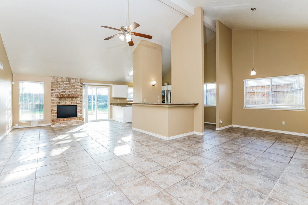 Building Photo - 14806 Chasemont Dr