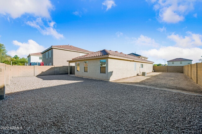 Building Photo - 2820 E Augusta Ave