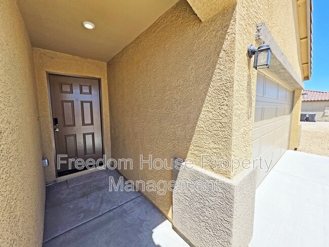 Building Photo - 663 Huyana Wind Dr