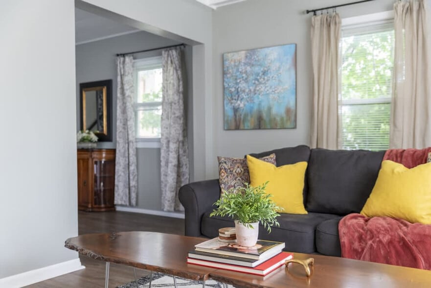 Building Photo - 3175 Rocky River Dr