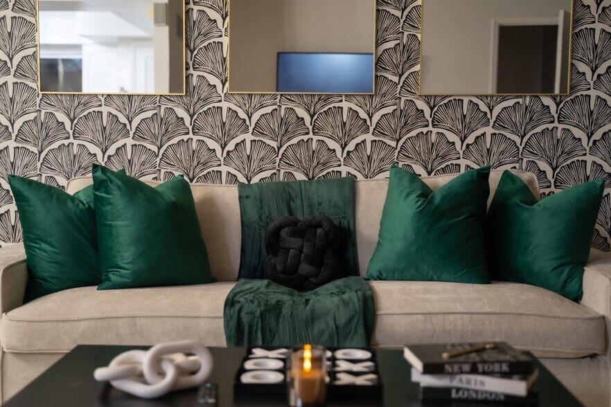 Building Photo - 95 Pennington St