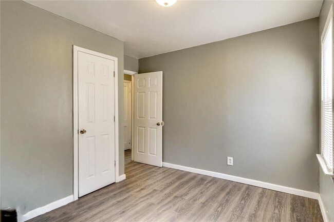 Building Photo - 12095 Plainview Ave
