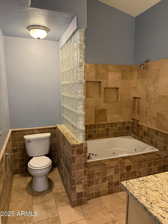 Building Photo - 3518 W Charlotte Dr