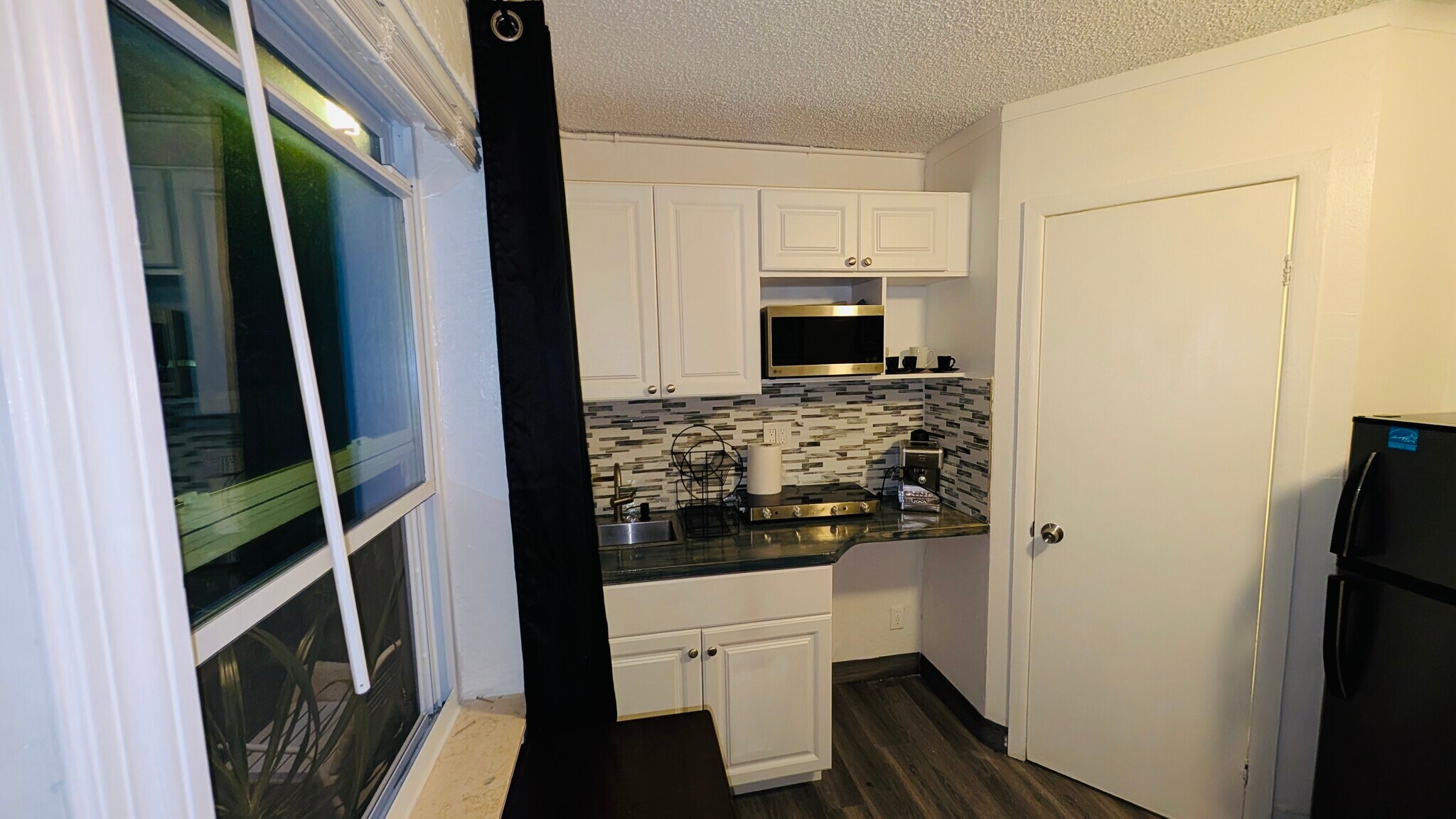 Building Photo - 1906 Rodman St