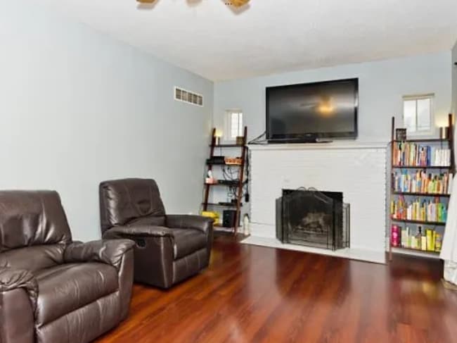 Building Photo - 1612 W Washington St