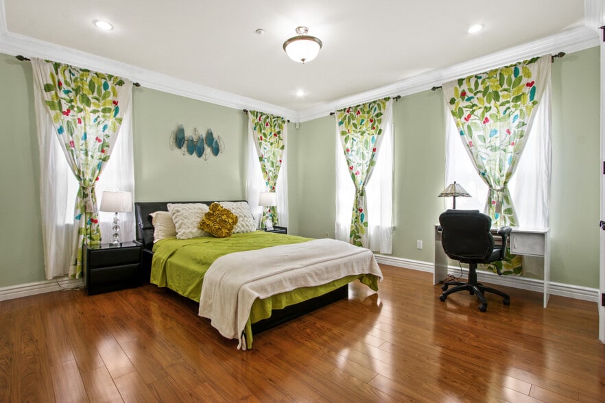 Building Photo - 1117 Encanto Dr