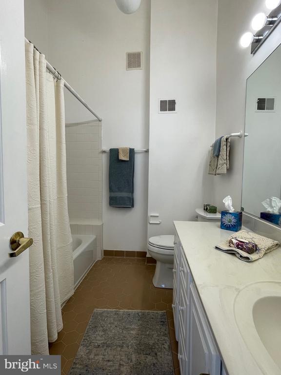 Building Photo - 12235 Tildenwood Dr