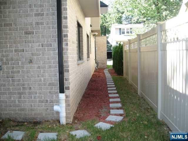 Building Photo - 816 Jassamine Way