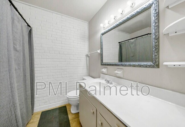 Building Photo - 227 S Marion St