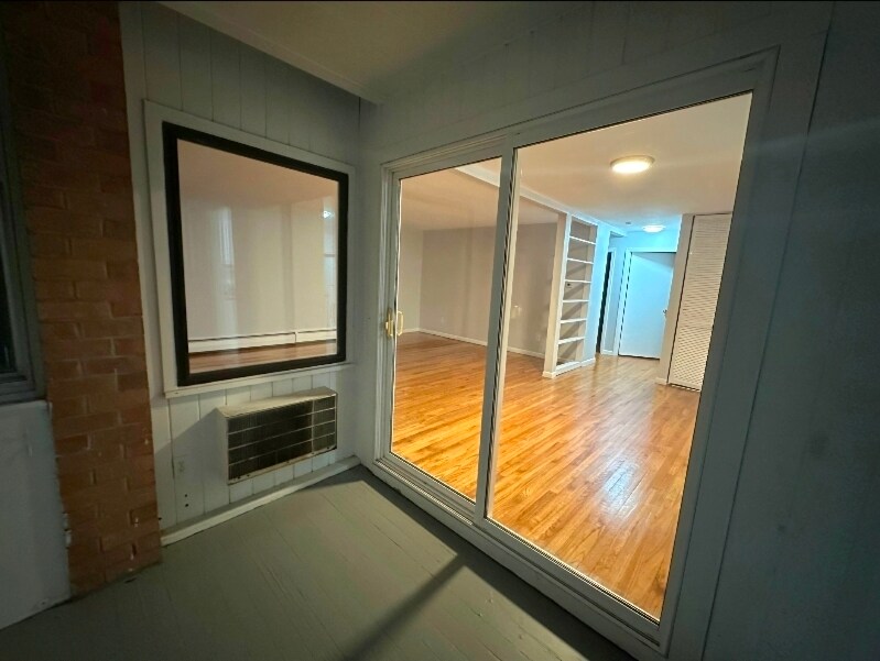 Building Photo - 504 Fountain St