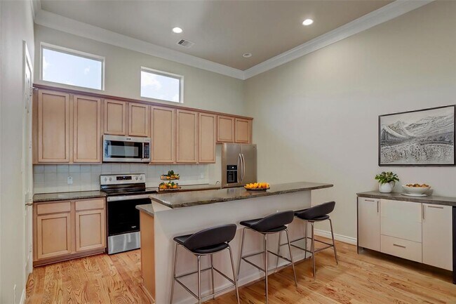 Building Photo - 9133 Creekstone Lake Dr