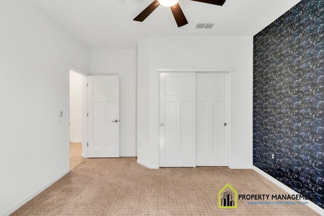 Building Photo - Vineyard Creek-Former Model Home