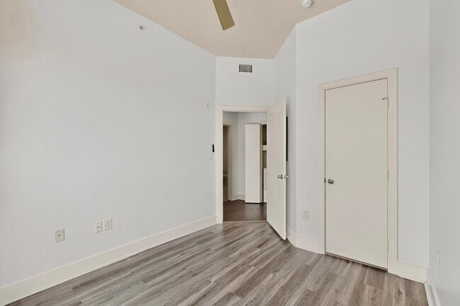 Building Photo - 4414 Cedar Springs Rd