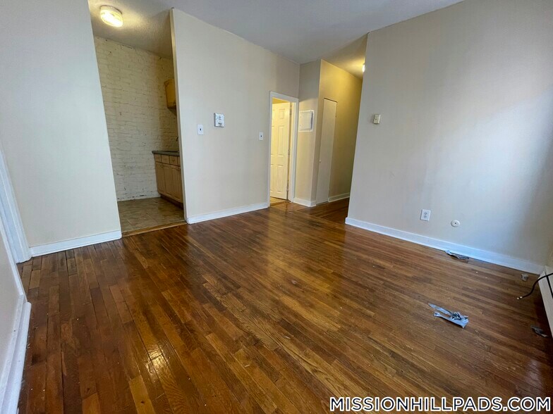 Building Photo - 896 Huntington Ave