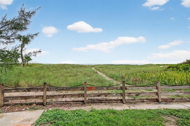 Building Photo - 820 N Ocean Blvd