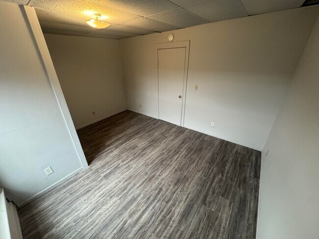 Building Photo - 425-1A Vermilion-N