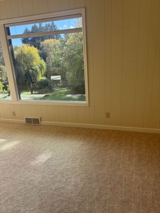 Building Photo - Enjoy 1.125 Acres near Downtown McMinnville