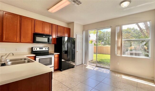Building Photo - 5318 Paradise Cay Cir