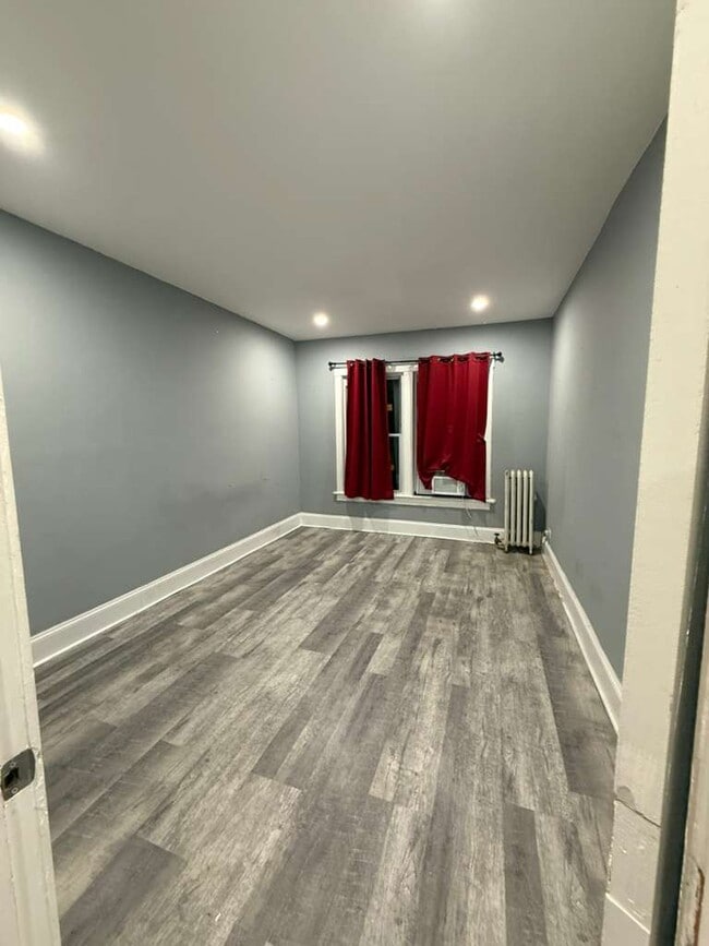 Building Photo - 1707 W Wallen Ave