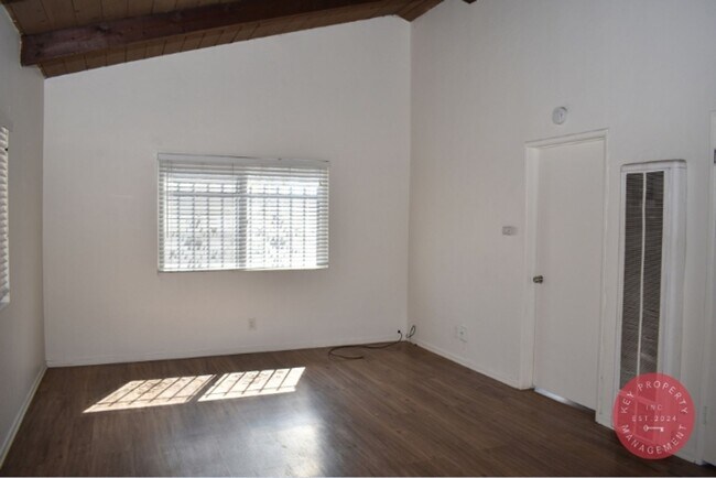 Building Photo - 1128-1130 COLUSA STREET