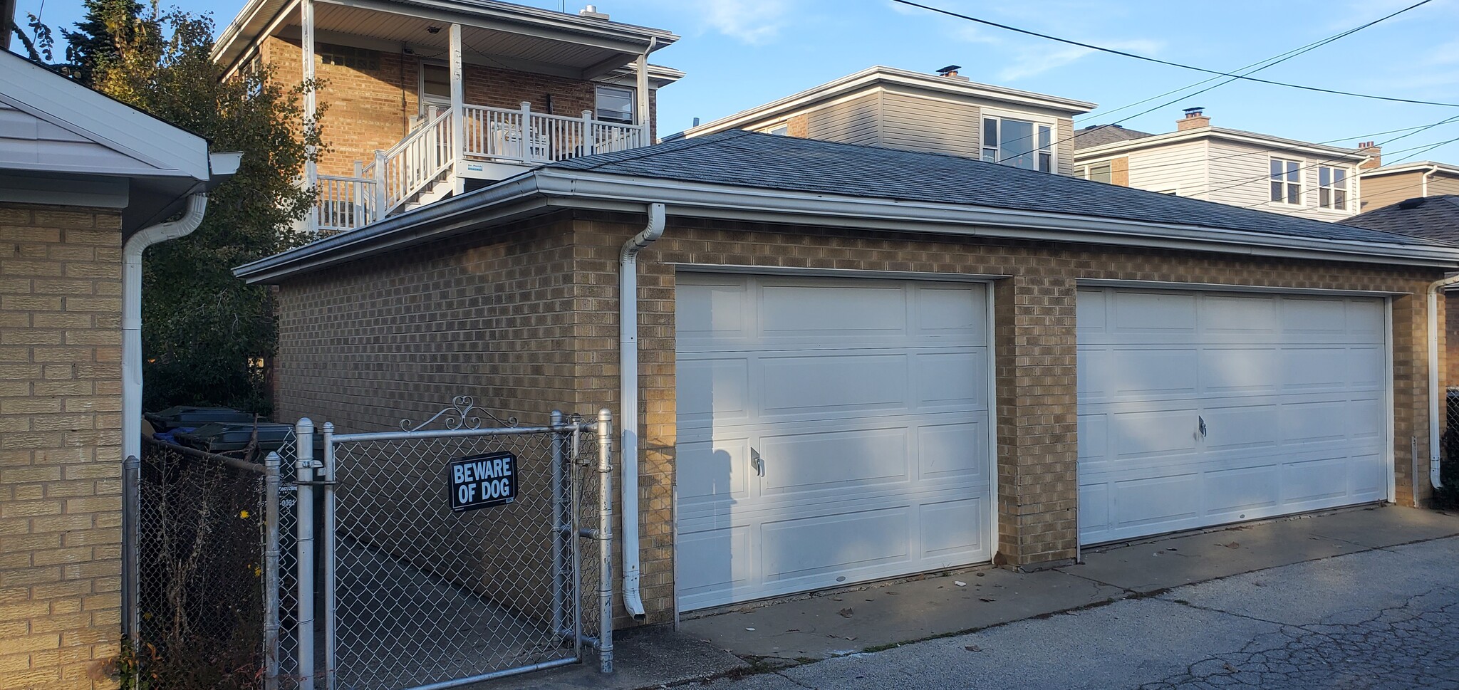 Building Photo - 6853 W Leland Ave