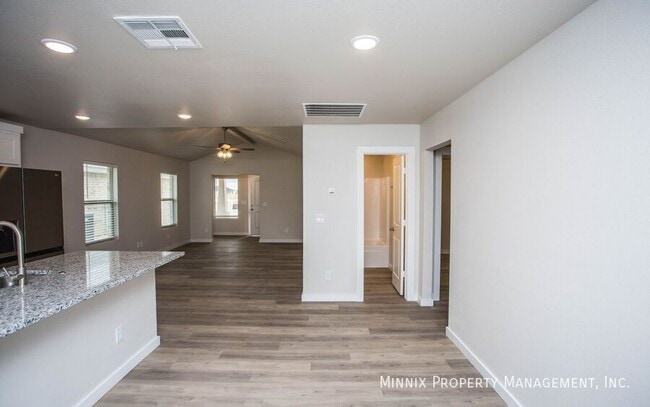 Building Photo - 312 E 77th St