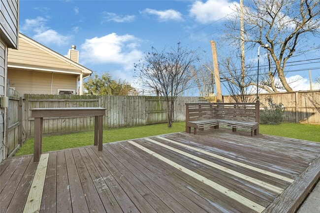 Building Photo - 15911 Breanna Ln