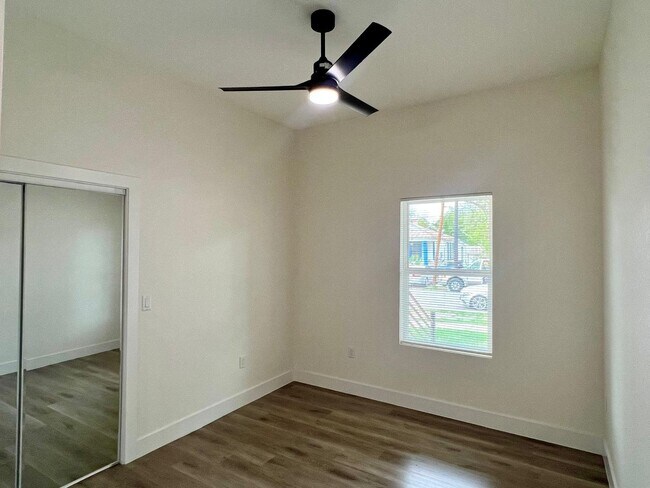 Building Photo - 110 Webb