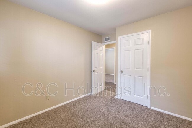 Building Photo - 212 201st E Ave