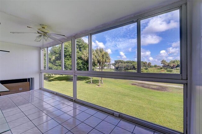 Building Photo - 4402 Martinique Ct