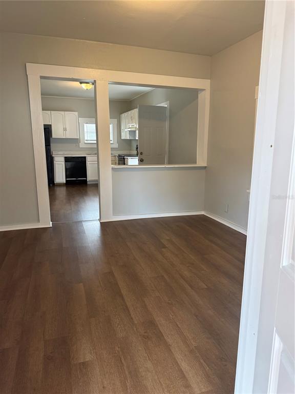 Building Photo - 719 E 8th St