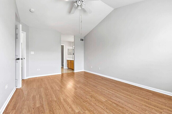 Building Photo - 2804 White Thorn Cir