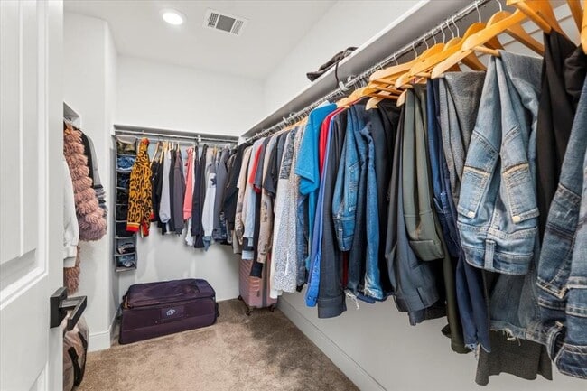 Building Photo - 6713 Ondantra Bnd