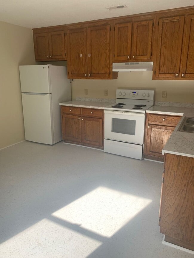 Building Photo - Nice Family Home!