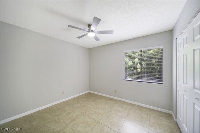 Building Photo - 4621 Bayshore Dr