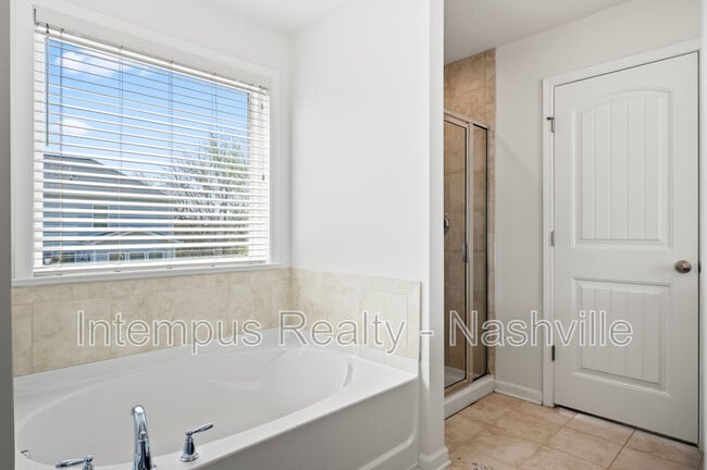 Building Photo - 2637 Miranda Dr