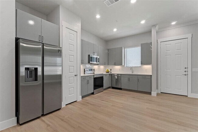 Building Photo - 1109 Saffira-