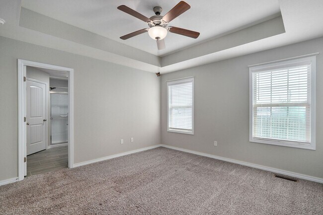 Building Photo - Modern 3 Bed / 2 Bath Home with Open Layout & Fenced Yard