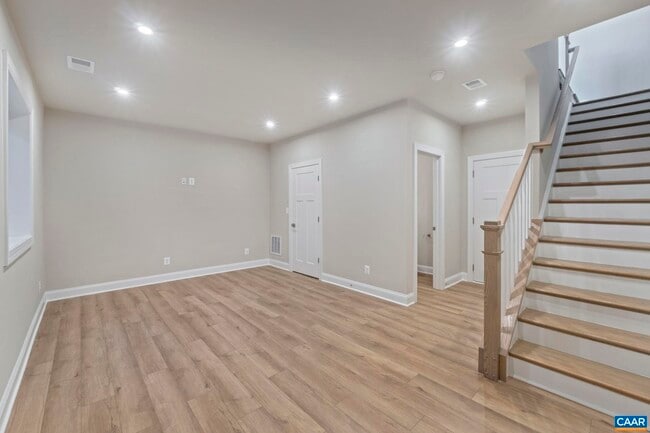 Building Photo - 5022 Lindley Pl