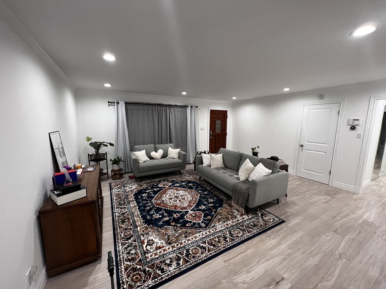 Shared living room - 3526 Sanford St