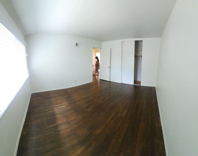 Building Photo - 6 bed 3 bath Spacious home near Cal Poly