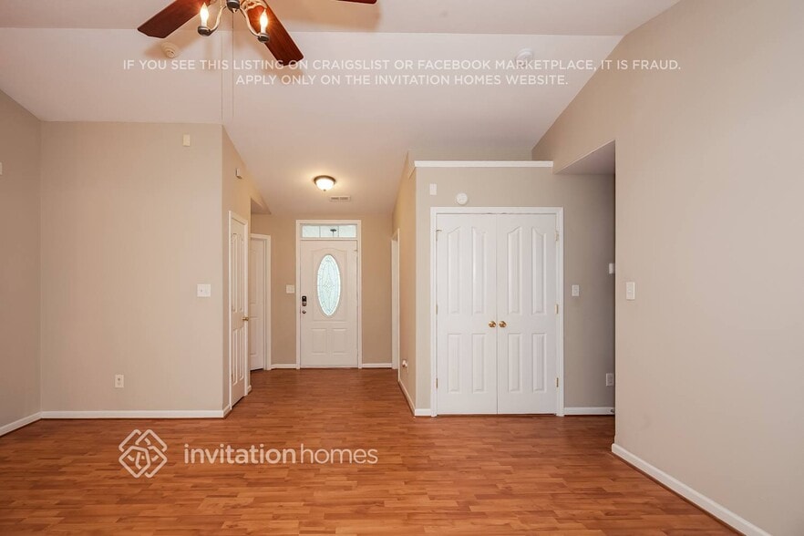 Building Photo - 5733 Shining Oak Ln
