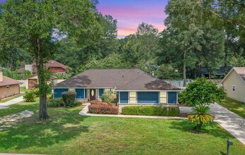 Building Photo - **Available February 2026***Welcome Home :: 3/2 with oversized fenced backyard in Indian Pines!